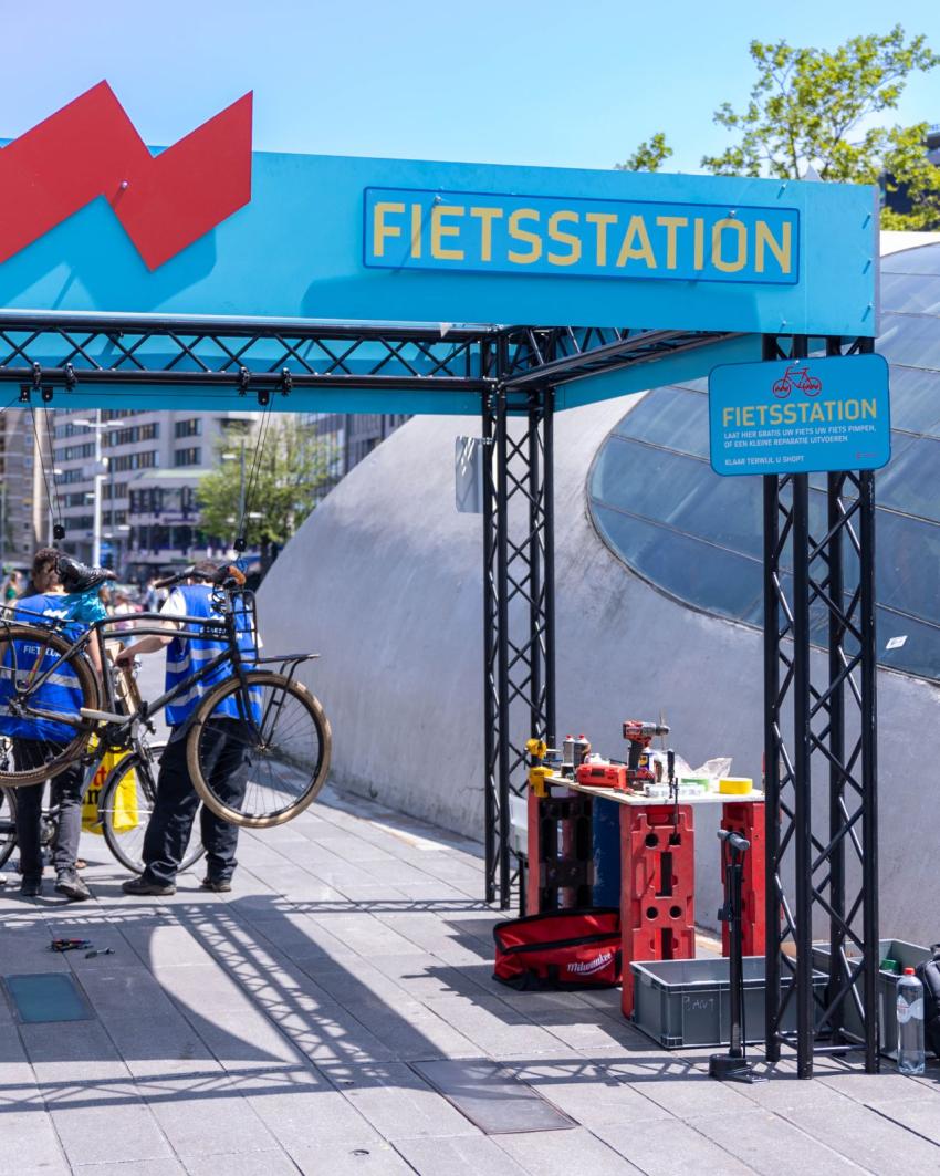 Fiets (bike) station with Gemeente Eindhoven logo