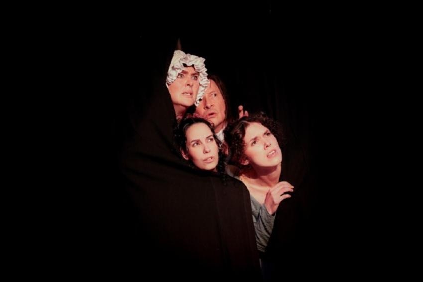 4 actresses looking upwards