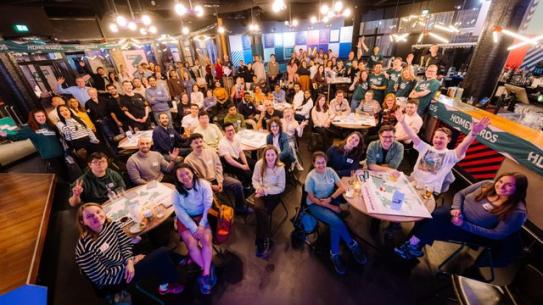 Group photo of all Homewards participants, klik voor een vergroting